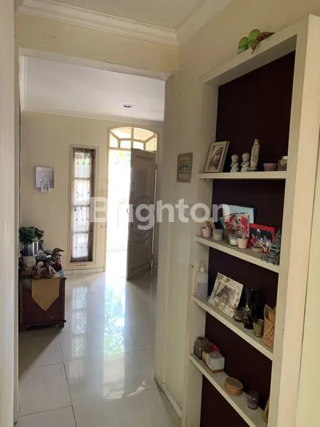 image RUMAH LUAS TANAH 300M², SELANGKAH KE SPORT CLUB, DI BOULEVARD UTAMA KOTA WISATA CIBUBUR, BOGOR (5)