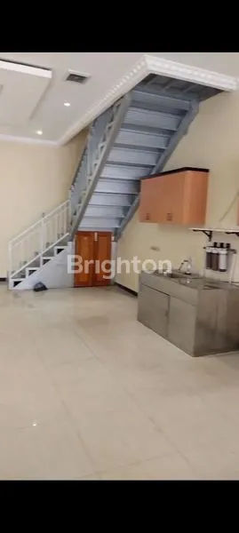 image RUMAH COCOK UNTUK TEMPAT USAHA DI PINGGIR JALAN (5)