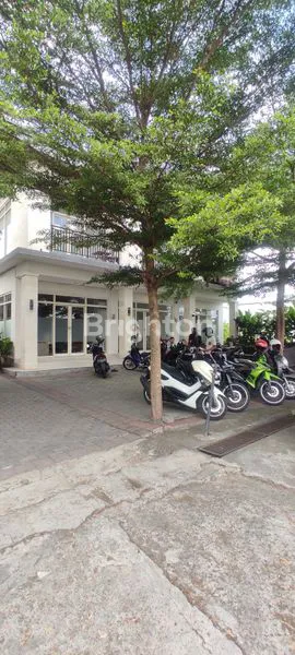 image RUKO STRATEGIS DI KOMPLEK VILLA DEKAT PANTAI LIMA – SIAP SEWA (2)