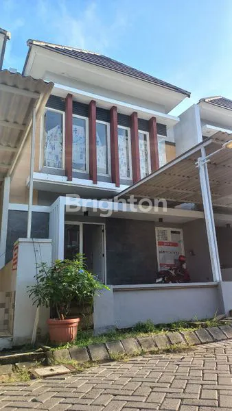 image RUMAH BARU GRESS 2 LANTAI DI WISATA SEMANGGI DEKAT MERR STIKOM MANGGROVE LEBAR 7 SHM BISA KPR ROW JALAN 2.5 MOBIL (2)
