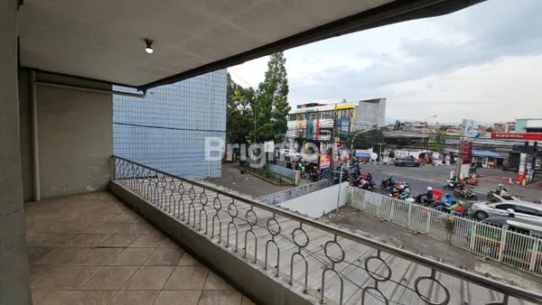 image GEDUNG DI MAINROAD CIMAHI KOTA (2)