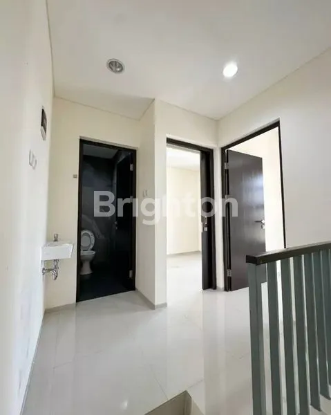 image RUMAH 2 LANTAI SERPONG SIAP HUNI AMAN NYAMAN LOKASI STRATEGIS (4)