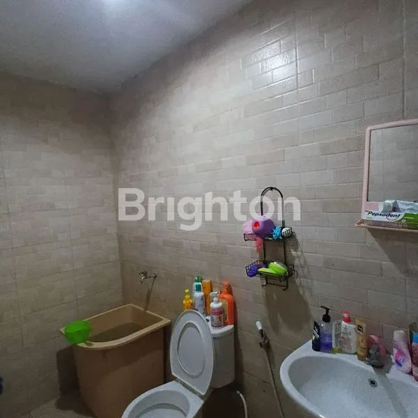 image RUMAH KOMPLEK MAYFAIR (3)