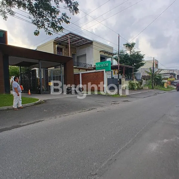 image RUMAH KOMPLEK MAYFAIR (1)