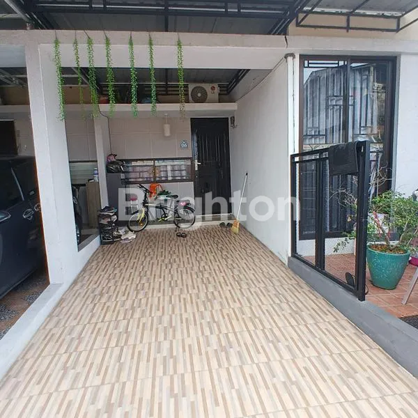 image RUMAH KOMPLEK MAYFAIR (5)