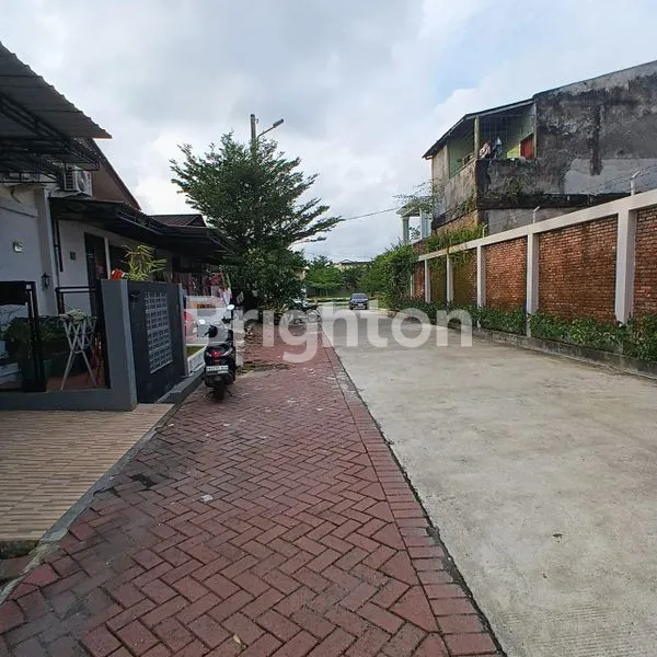 image RUMAH KOMPLEK MAYFAIR (4)