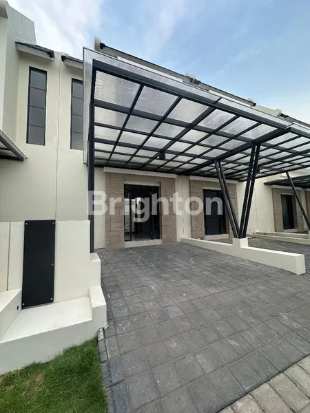 RUMAH DI PERUMAHAN OPRA CITY GRESIK CERME