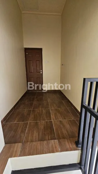 image FOR SALE : TURUN HARGA JADI 6.5 M NEGO ----RUMAH EXCLUSIVE BOULEVARD KOTA WISATA CIBUBUR - 2 LANTAI- LUAS TANAH 300 M , KOLAM RENANG , AKSES MUDAH KE TOL DAN MALL. (6)
