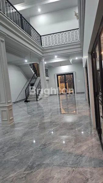 image FOR SALE : TURUN HARGA JADI 6.5 M NEGO ----RUMAH EXCLUSIVE BOULEVARD KOTA WISATA CIBUBUR - 2 LANTAI- LUAS TANAH 300 M , KOLAM RENANG , AKSES MUDAH KE TOL DAN MALL. (4)