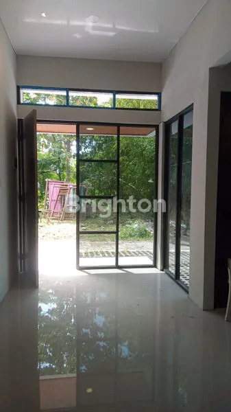 image RUMAH MEWAH BANGUNAN BARU (3)