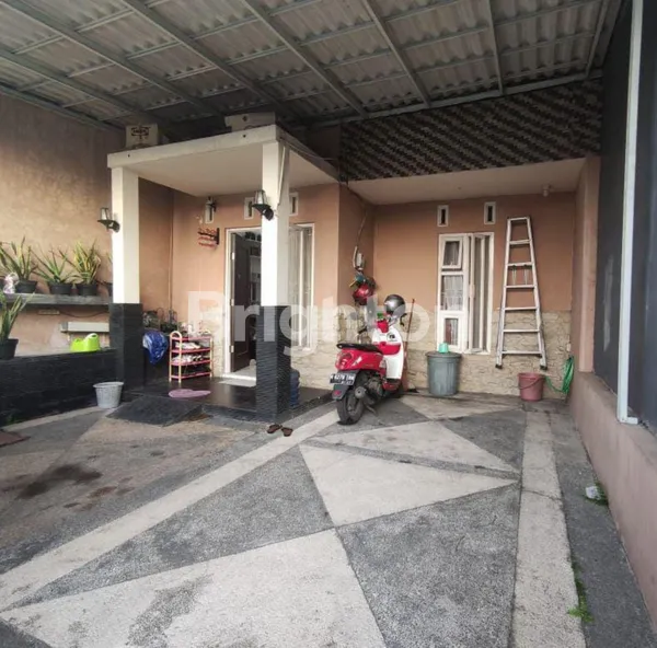 image MURAH RUMAH ROYAL PAKA DIBAWAH 1M DEKAT UPN VETERAN, PURIMAS, MERR (1)