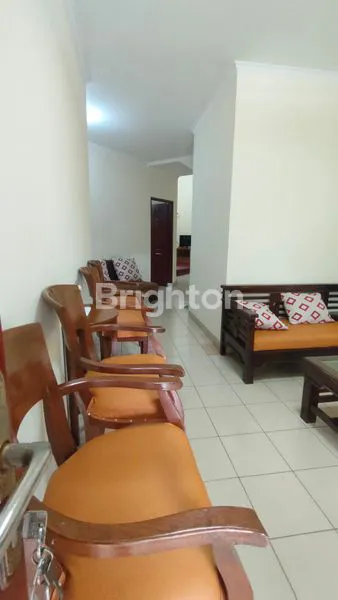 image RUMAH CLASSIC SANGAT TERAWAT, BESAR DAN NYAMAN BERADA DALAM KOMPLEK PARAHYANGAN RUMAH VILA GEGERKALONG BANDUNG (2)