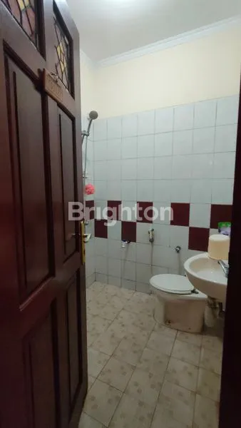 image RUMAH CLASSIC SANGAT TERAWAT, BESAR DAN NYAMAN BERADA DALAM KOMPLEK PARAHYANGAN RUMAH VILA GEGERKALONG BANDUNG (5)