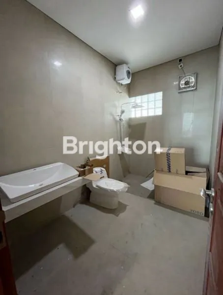 image RUMAH MEWAH 2 LANTAI CLUSTER EKSKLUSIF (2)