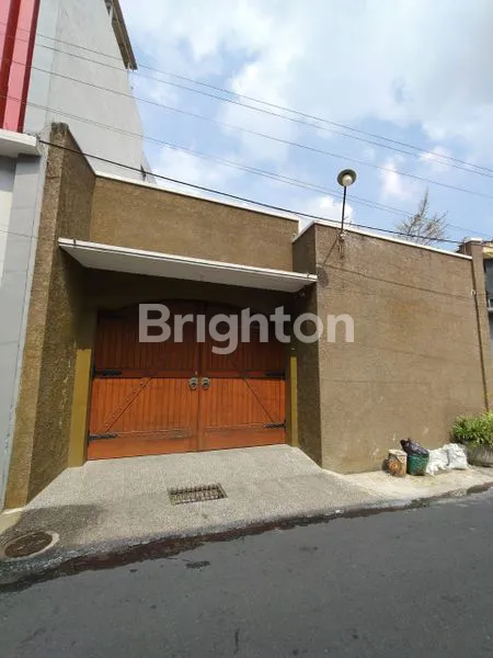 image RUMAH MEWAH FURNISHED 2 LANTAI TENGAH KOTA SOLO (1)