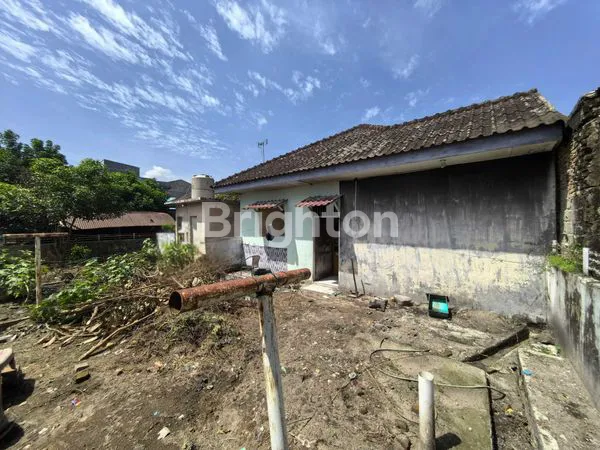 image RUMAH LUAS DI TJ ANOM (8)