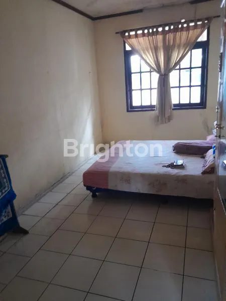 image JALAN BUGENVILE, RUMAH DENGAN TERAS NYAMAN & AKSES STRATEGIS, COCOK UNTUK HUNIAN KELUARGA. (6)