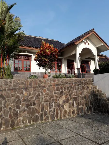 DI JUAL VILLA LOKASI PINGGIR JALAN BOGOR