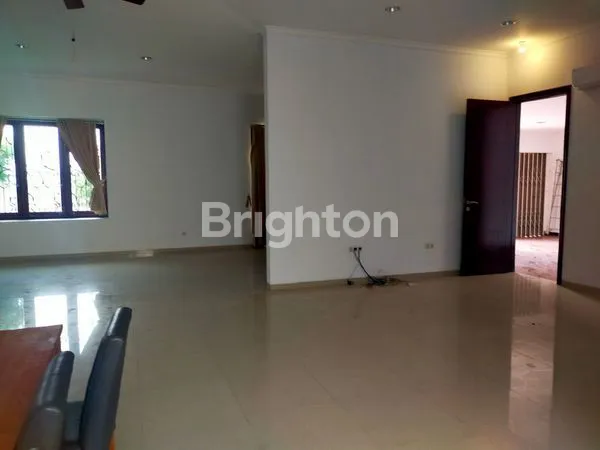 image RUMAH BESAR DI DAERAH ATAS DKT DG RS ELIZABETH  DAN HOTEL PADMA (4)