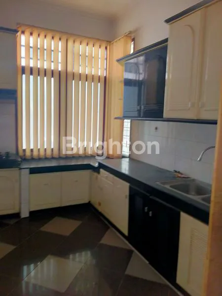 image RUMAH BESAR DI DAERAH ATAS DKT DG RS ELIZABETH  DAN HOTEL PADMA (5)