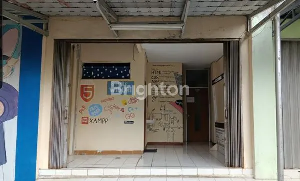 image RUKO 3 LANTAI KEBAYORAN LAMA (8)