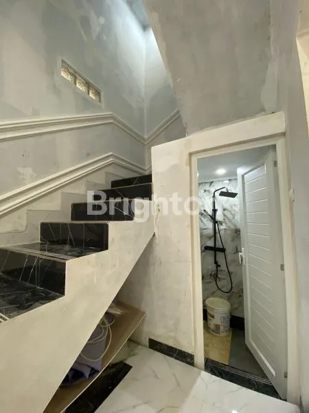 image DIJUAL MURAH  RUMAH  2 LANTAI MINIMALIS MODERN DI JAKARTA  (4)