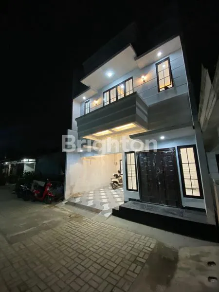 image DIJUAL MURAH  RUMAH  2 LANTAI MINIMALIS MODERN DI JAKARTA  (2)