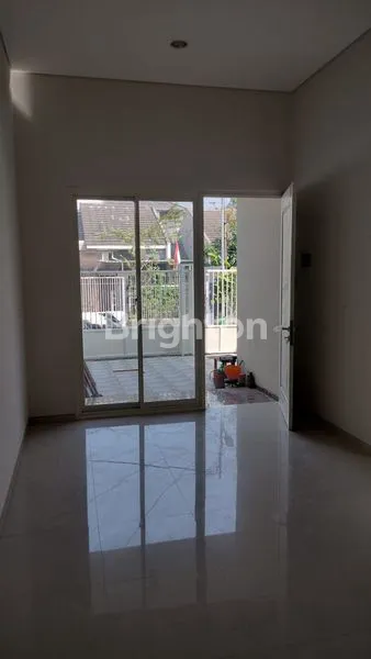 image RUMAH BARU GRESS LOKASI SANGAT STRATEGIS (2)