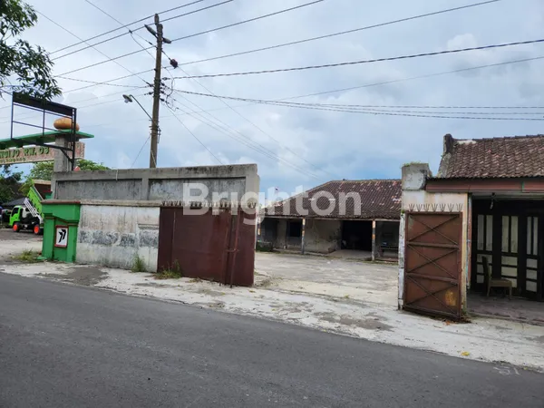 TANAH BONUS GUDANG TUA DI SUKOHARJO