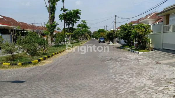 image RUMAH SIAP HUNI DILINGKUNGAN AMAN SELANGKAH KE MERR (2)