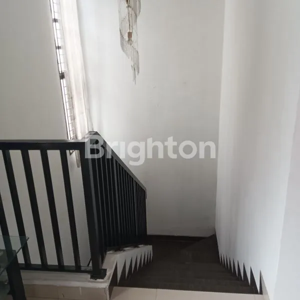 image RUMAH BAGUS 2 LANTAI DI PUSPITA LOKA BSD SERPONG TANGERANG SELATAN BANTEN (5)