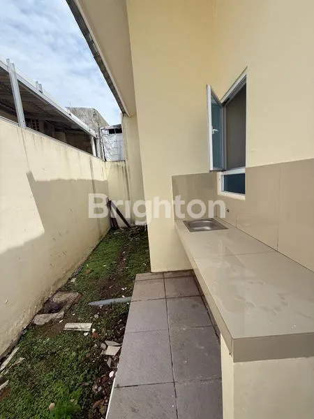 image RUMAH CANTIK ADA LEBIH TANAH BELAKANG DAN SAMPING (6)