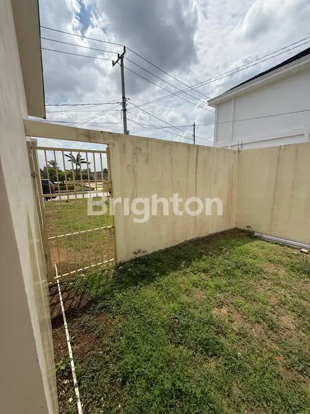 image RUMAH CANTIK ADA LEBIH TANAH BELAKANG DAN SAMPING (3)