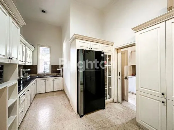 image RUMAH CLASSIC MODERN DI GANDARIA, JAKSEL (8)