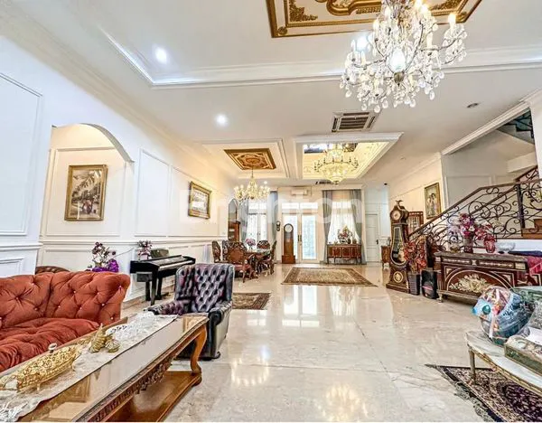 image RUMAH CLASSIC MODERN DI GANDARIA, JAKSEL (5)