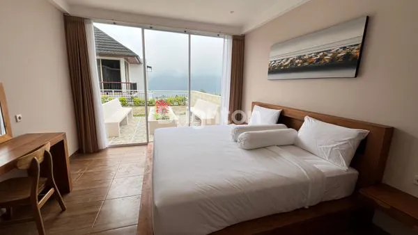 TERA BALI BEDUGUL  - VILLA MEWAH DENGAN PEMANDANGAN DANAU