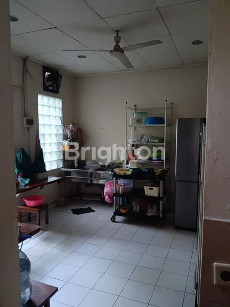 image RUMAH TINGGAL ASRI DI PETUKANGAN UTARA JAKARTA SELATAN (6)