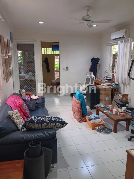 image RUMAH TINGGAL ASRI DI PETUKANGAN UTARA JAKARTA SELATAN (3)