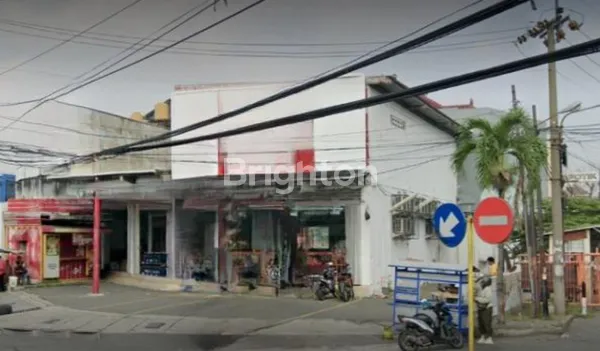 RUMAH USAHA NOL JALAN RAYA DI SATELIT UTARA