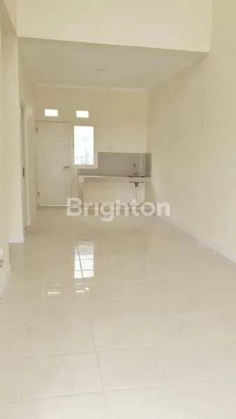 image RUMAH SIAP HUNI DI PURI SURYA JAYA CLUSTER VALENCIA ICON SIDOARJO (2)