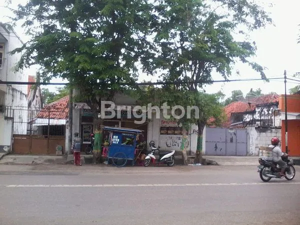 RUMAH HITUNG TANAH DAN RUMAH WALET ,JL. TRUNOJOYO PAMEKASAN