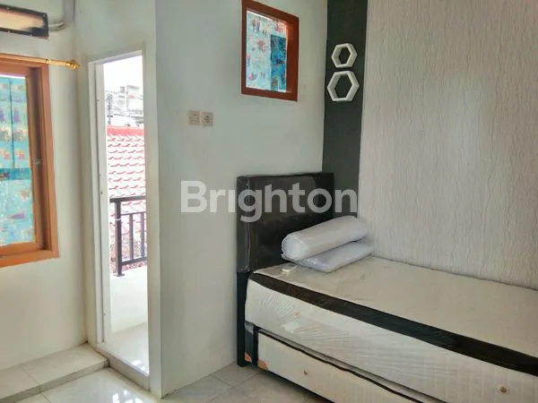 KOST 7 KAMAR 3 LANTAI FULL FURNISHED ROW MOTOR DI TEGAL PARANG, MAMPANG PRAPATAN