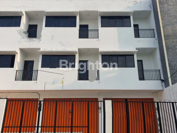 RUKO TAMAN COSMOS DEKAT TAMAN RATUJAKARTA BARAT