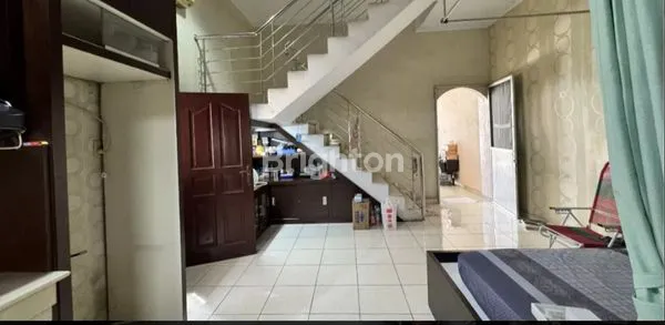 image TOWN HOUSE 3 1/2 TINGKAT SIAP HUNI (4)