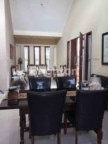 image " RUMAH HOOK  CANTIK, SIAP HUNI,ASRI, TERAWAT, SIRKULASI UDARA OK CEILING 11 METER, PLUS KOLAM IKAN KOI, STRATEGIS DI JATI MAKMUR, PONDOK GEDE, BEKASI" (5)