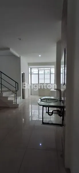 image RUKO 4 LANTAI KEBAHAGIAAN GAJAH MADA (6)