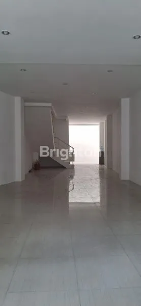 image RUKO 4 LANTAI KEBAHAGIAAN GAJAH MADA (2)