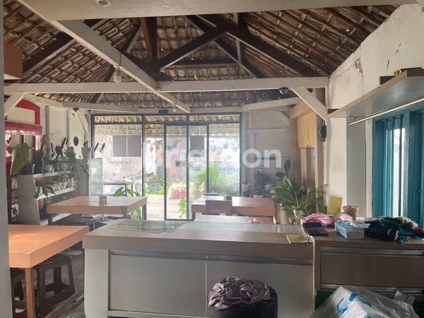 image RUMAH KLASIK SEMI CAFE COCOK UNTUK RUANG USAHA ATAU VILLA (4)