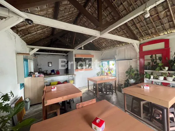 image RUMAH KLASIK SEMI CAFE COCOK UNTUK RUANG USAHA ATAU VILLA (5)