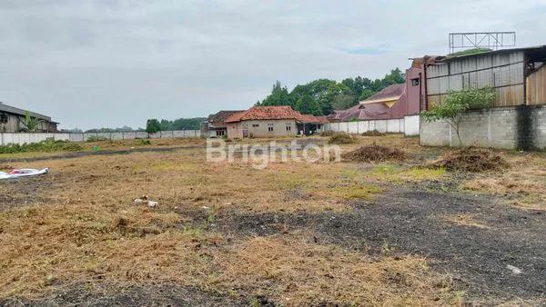 TANAH KOMERSIL COCOK UNTUK BANGUN USAHA DAN INVESTASI LOKASI STARTEGIS PINGGIR JALAN RAYA CILEUNGSI